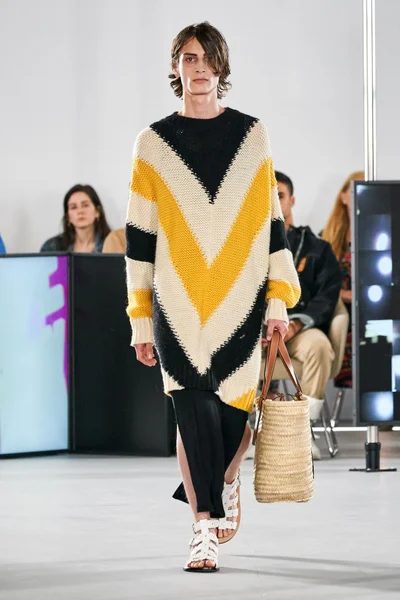 Look 22
